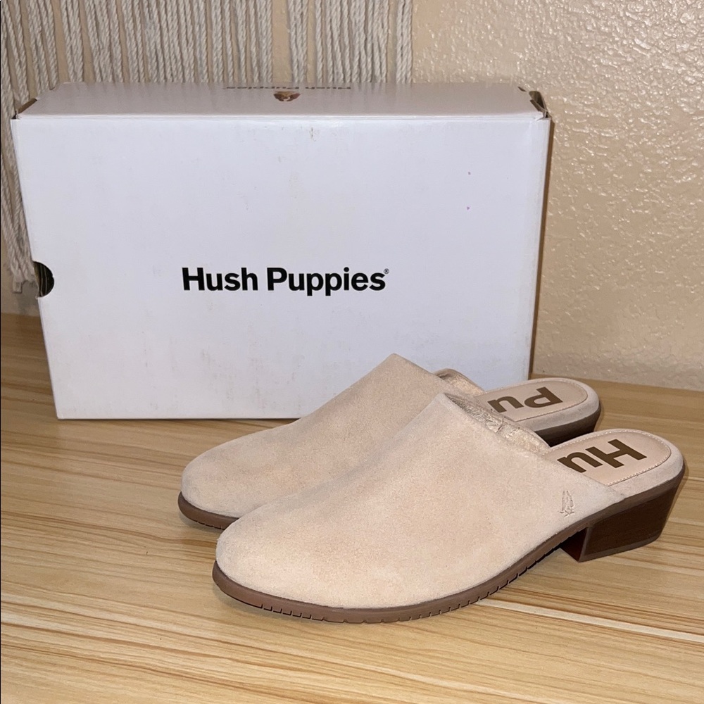 Hush Puppies Women's Cream Suede Mule Clogs